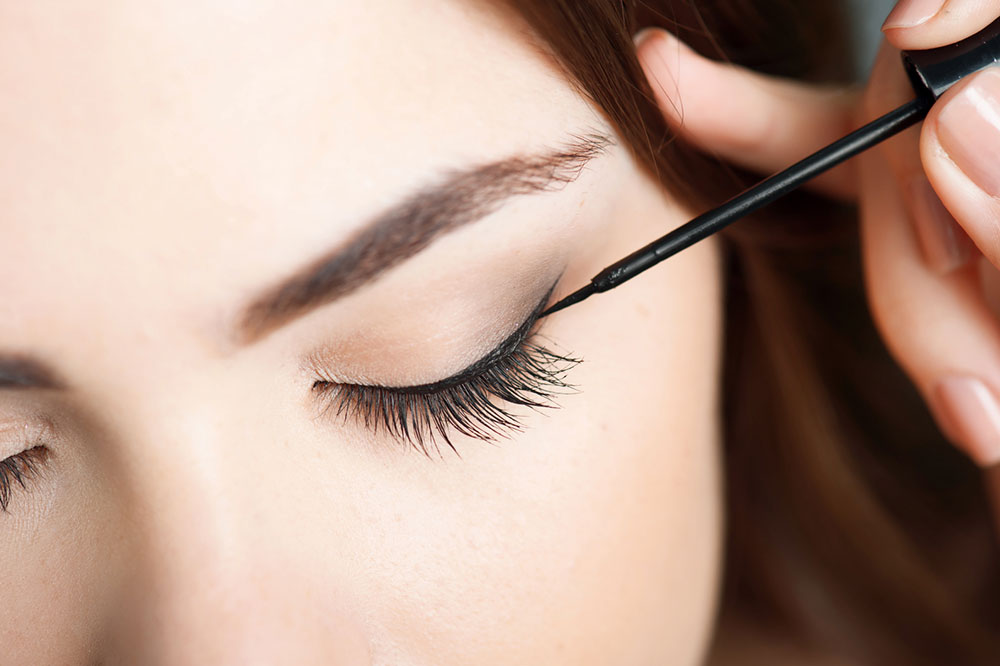 Eyeliner Tips and Tricks Every Woman Needs to Know